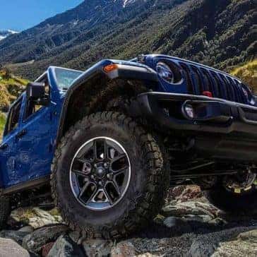 2019 Jeep Wrangler on rocks