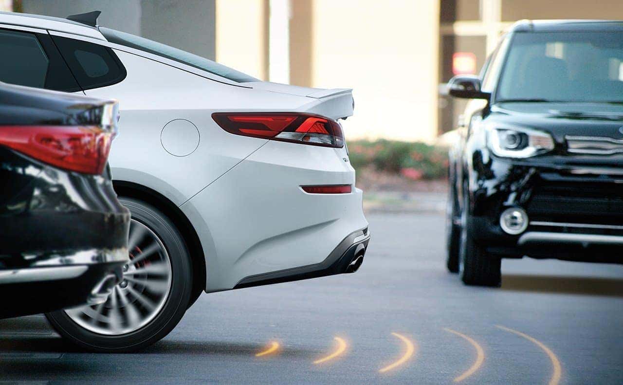 2019 Kia Optima rear cross traffic warning simulation