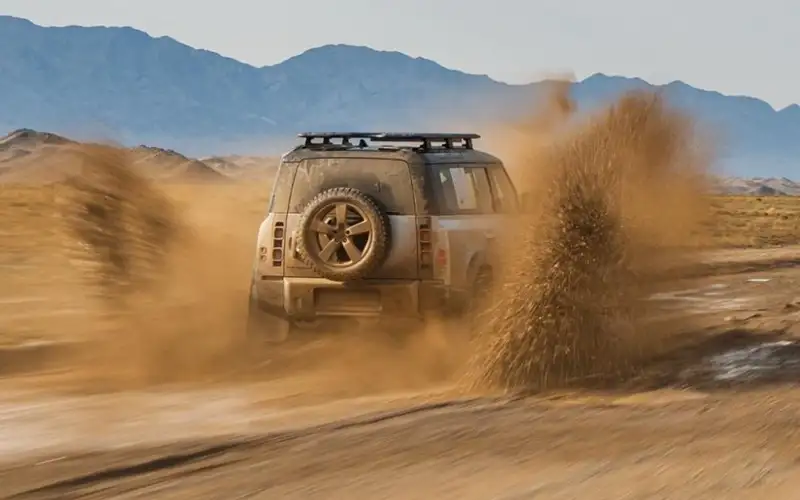 Land Rover Defender 110 Off-Road