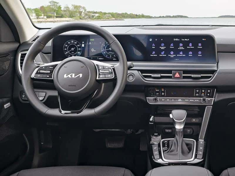 New 2024 Kia Seltos interior comfort features and technology