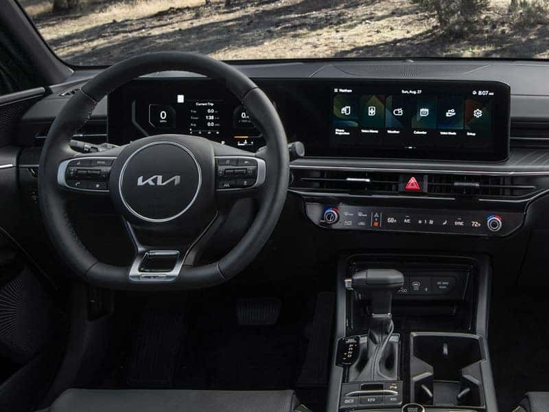 New 2025 Kia K5 Sedan interior comfort features and technology
