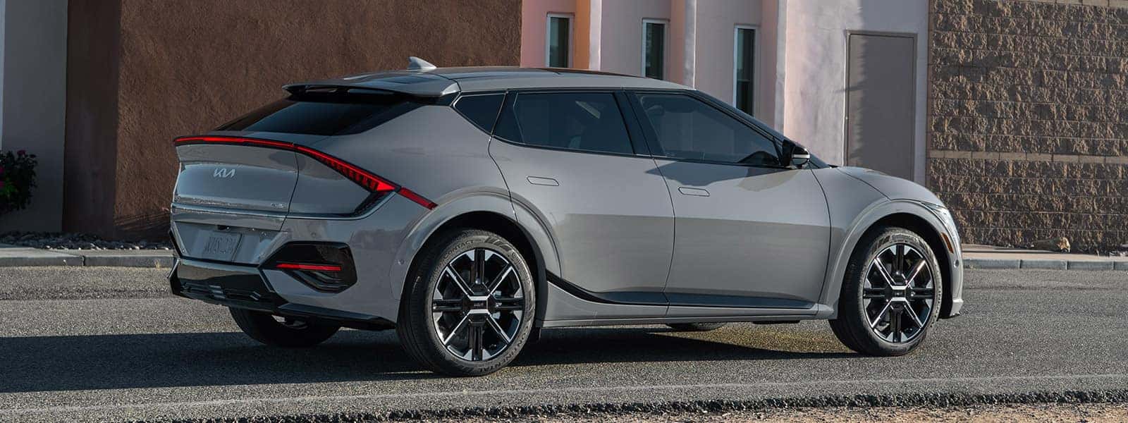Lease or Finance New 2025 Kia EV6 Fully-Electric Compact Crossover in Tuscaloosa near Birmingham and Montgomery Alabama