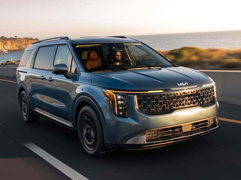 New 2025 Kia Carnival MPV Minivan Engine Performance and Powertrains