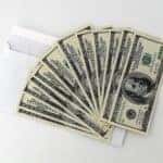 selling your car to a used car dealership