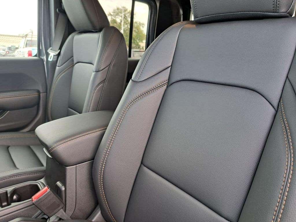 2026 Jeep Gladiator Front Seats