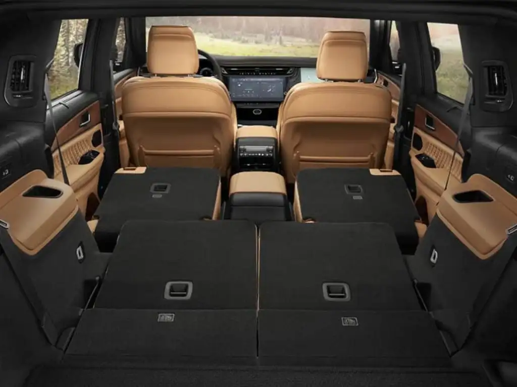 2026 Jeep Grand Cherokee Foldable Seats
