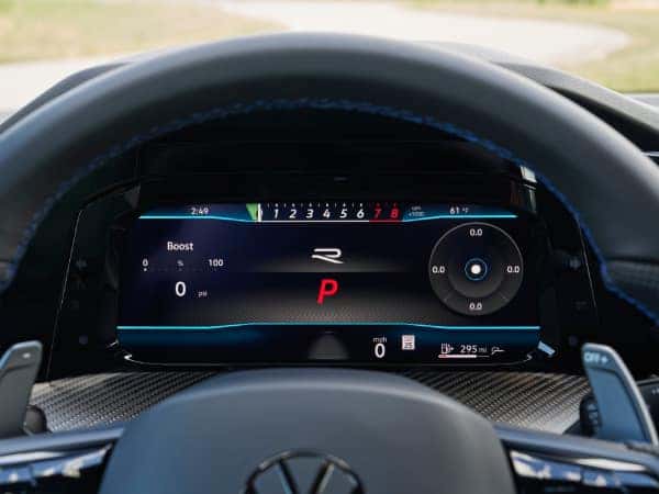 2025-VW-GOLR-dashboard
