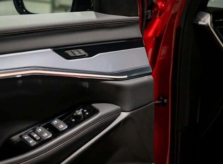 ambient lighting on door panel of jeep wagoneer s