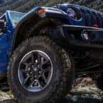 2019 wrangler crawling over rocks