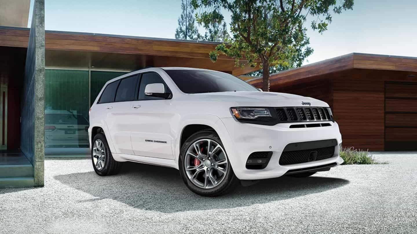 Research the 2020 Jeep Grand Cherokee near Westbury NY