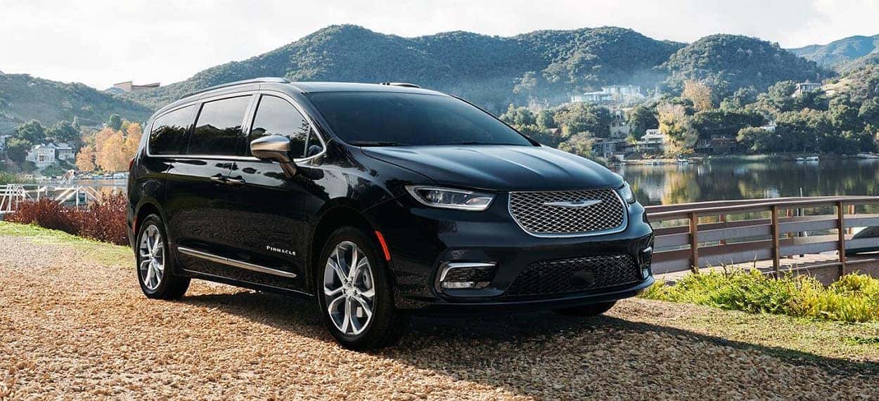 2021 Chrysler Pacifica in Amityville NY has a more striking look