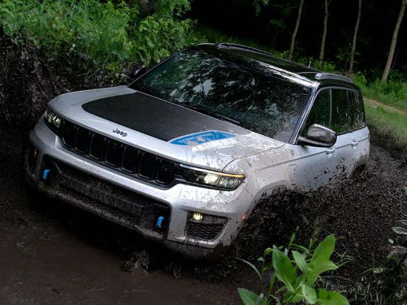 Introducing the 2022 Jeep Grand Cherokee near Massapequa NY