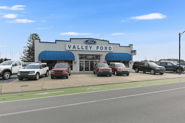 Valley Ford of Huron Dealership Outside Shot
