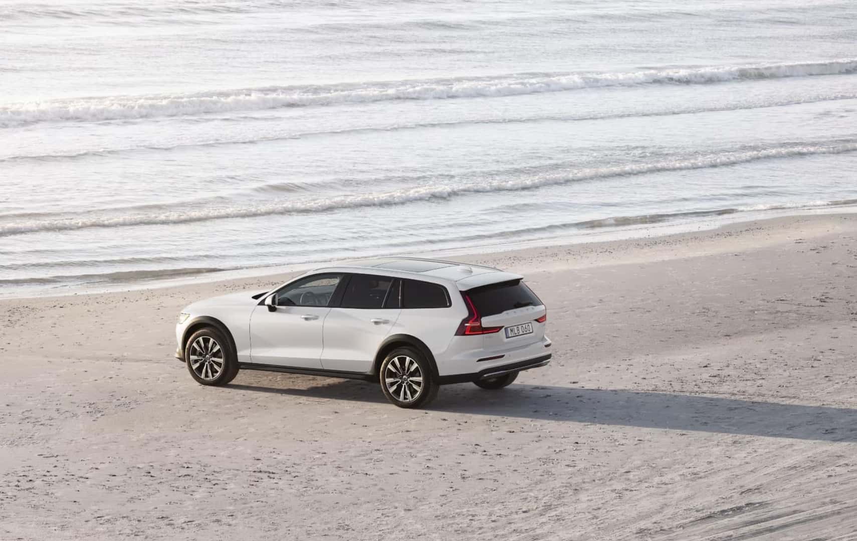 2025 Volvo XC60 Cross Country Exterior White