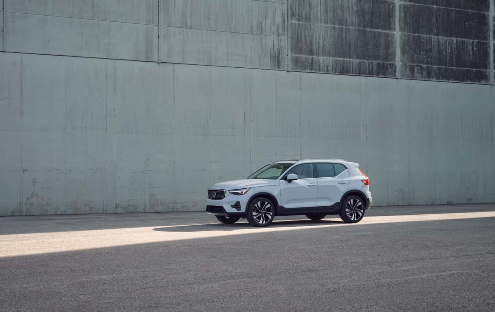 2025 Volvo XC40 vs. 2025 Audi Q3