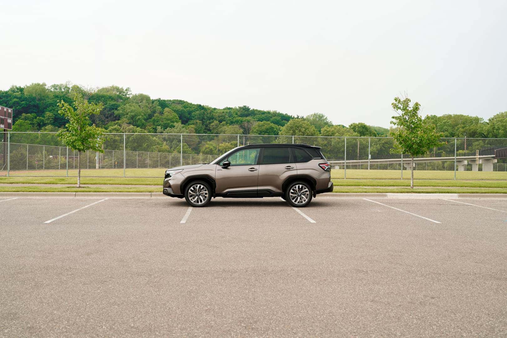 25 Subaru Forester side view