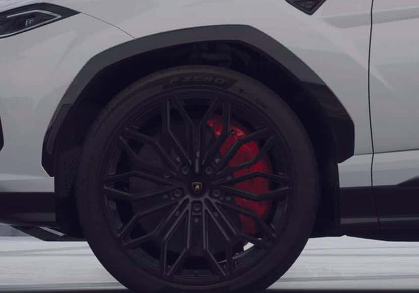 Y2026 Lamborghini Urus SE wheel close-up