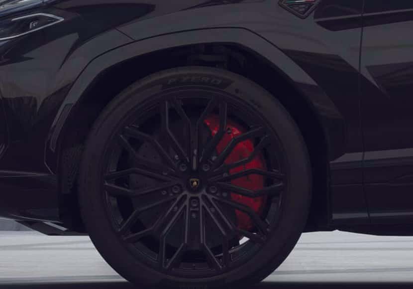 Y2026 Lamborghini Urus SE wheel close-up