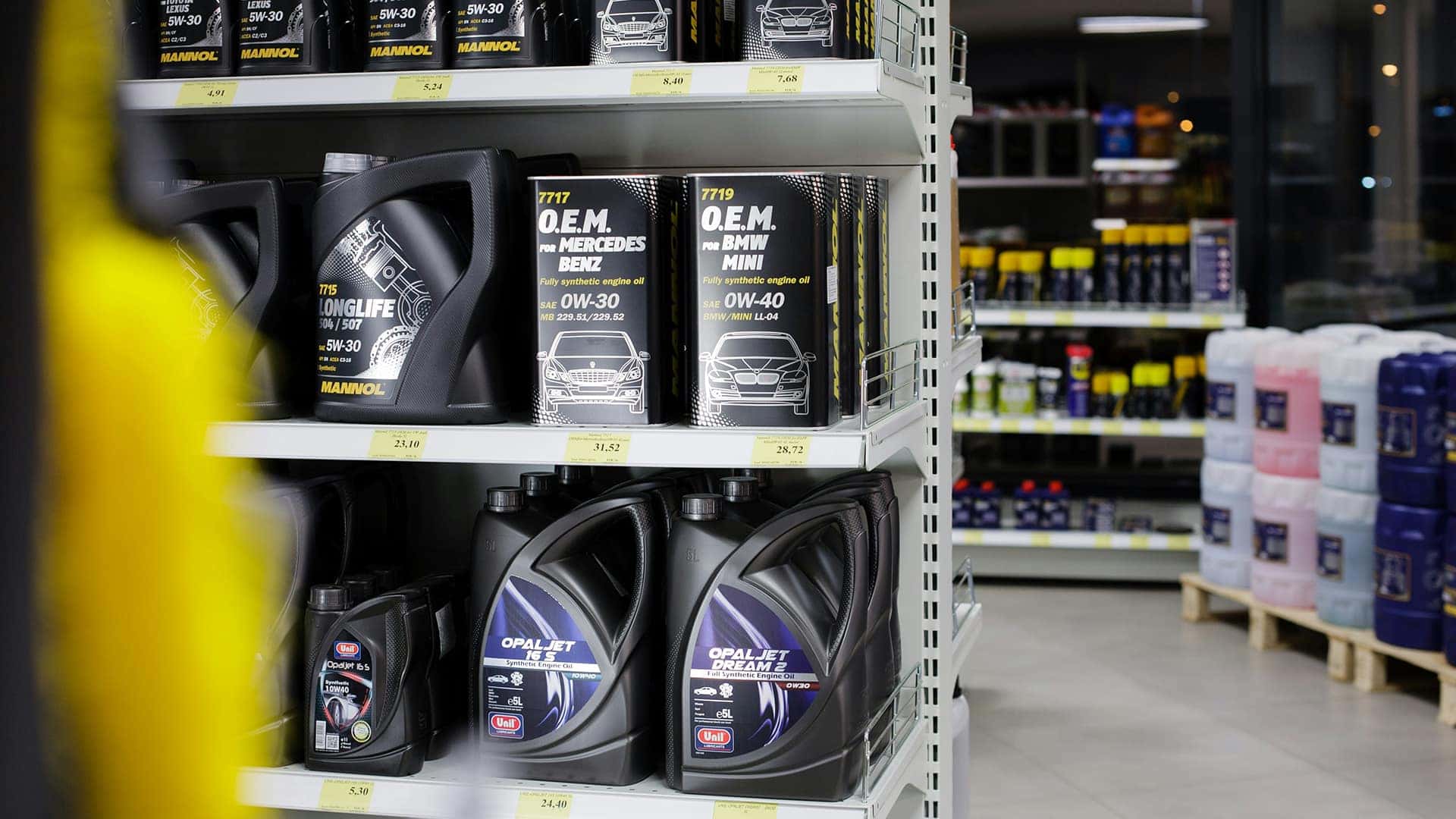 What Oil Type Does My Car Need? How to Check Fast
