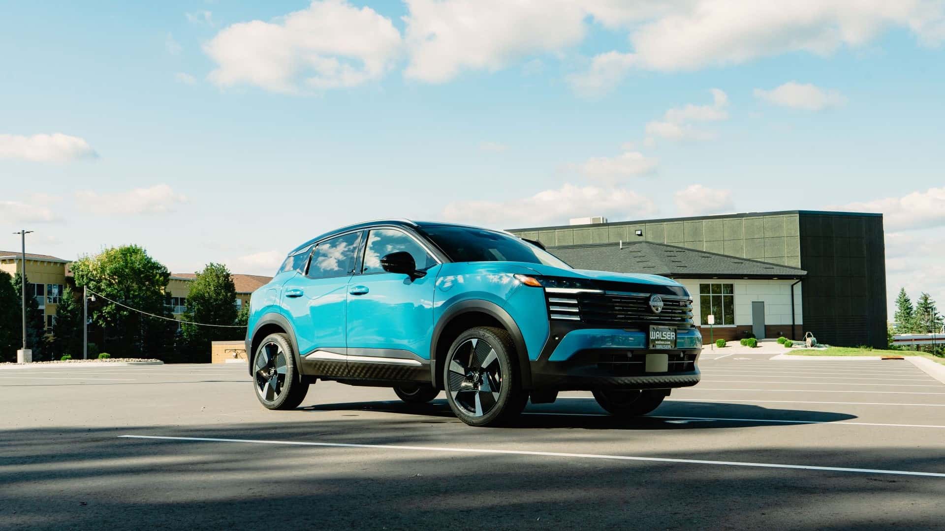 Turqoise 2026 Nissan Kicks.