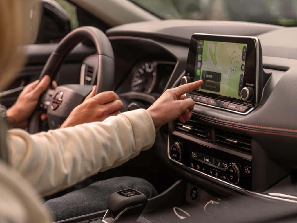 2025 Nissan Rogue Rock Creek monitors