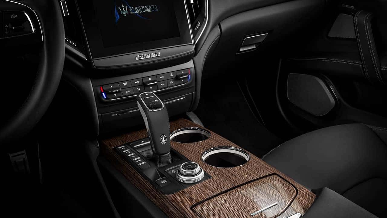 2019 Maserati Ghibli controls